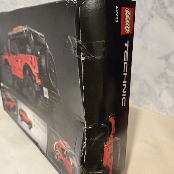 LEGO Technic Ford Bronco (42213) - Picture 4 of 10